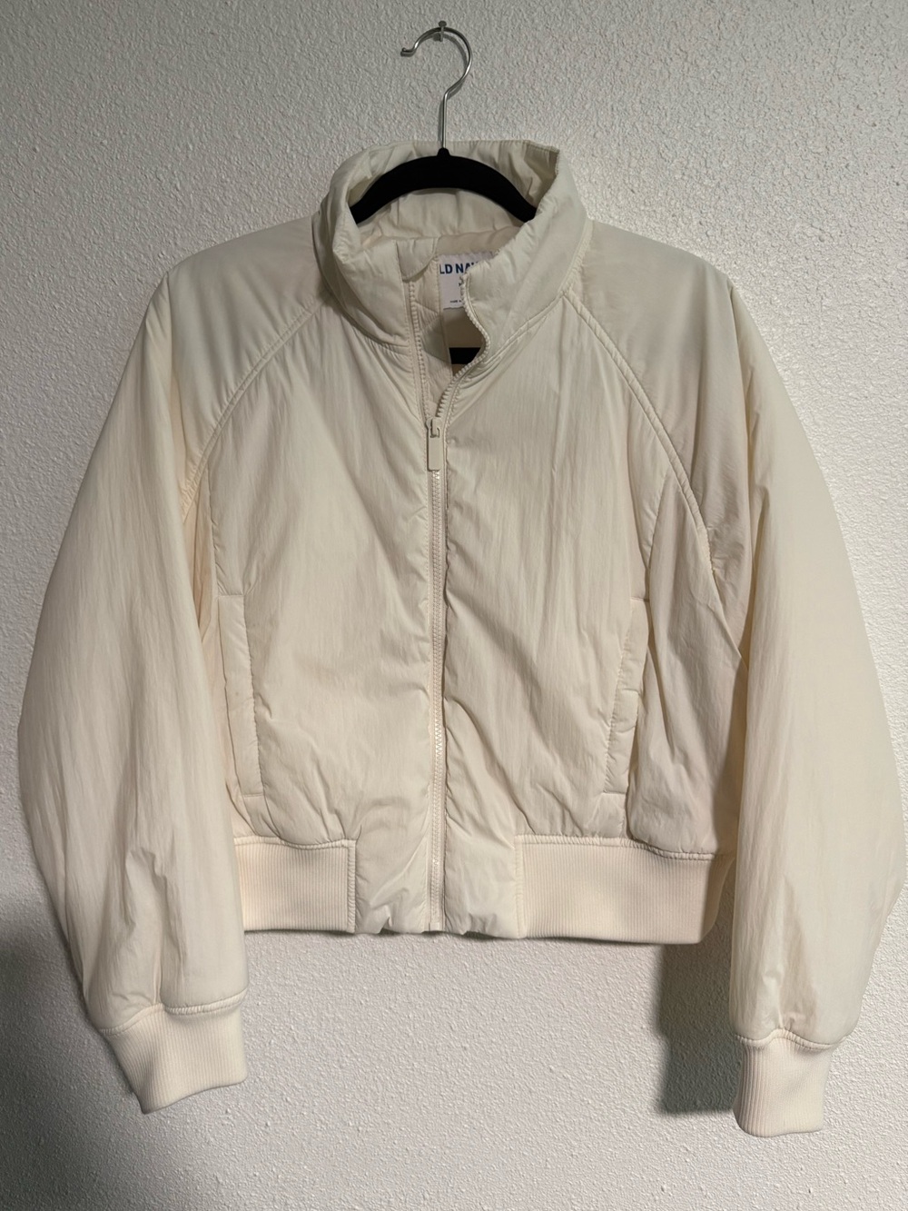 Women’s Old Navy Oversized Crop Puffer Jacket Size: Medium Color: Sea Salt